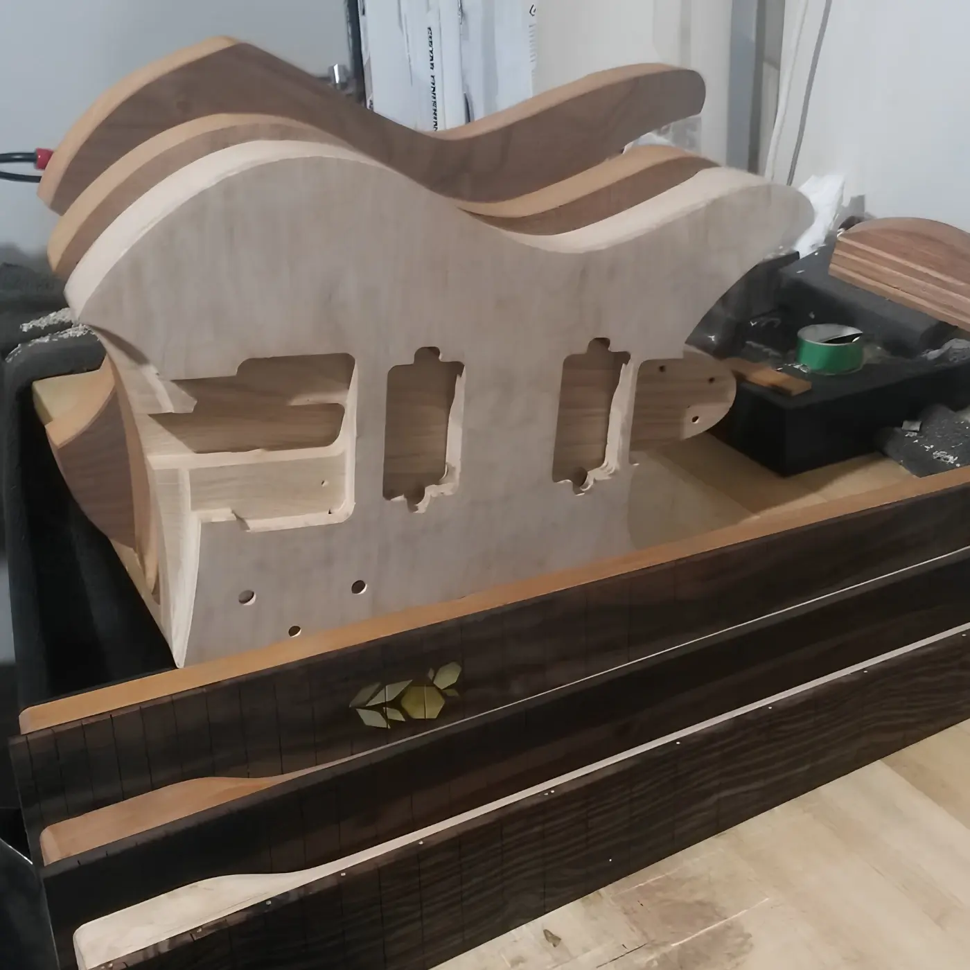 Nava Guitars gallery image 3