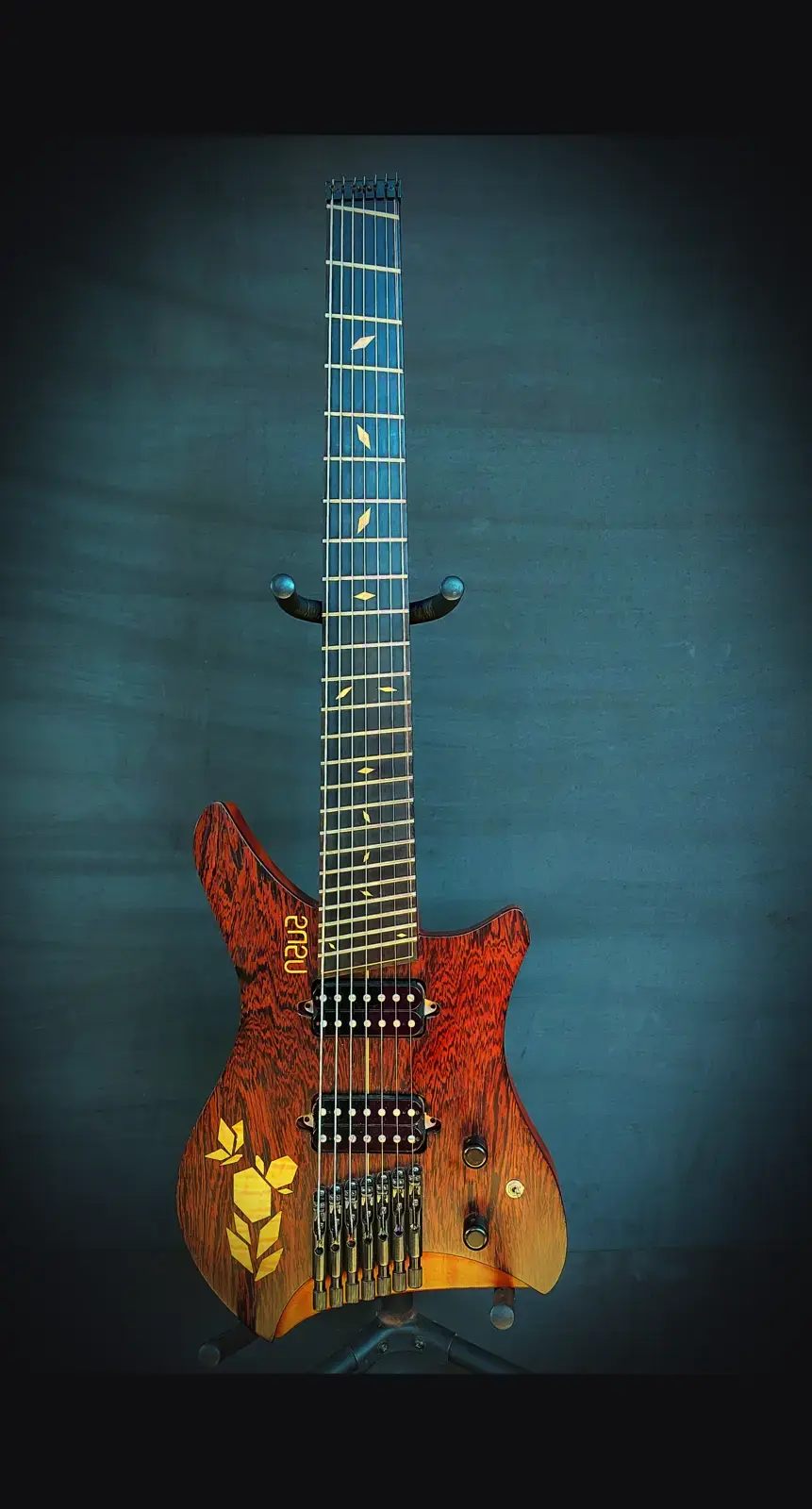 Nava Evell headless guitar, full instrument